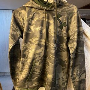Camo green under armour sweatshirt size small